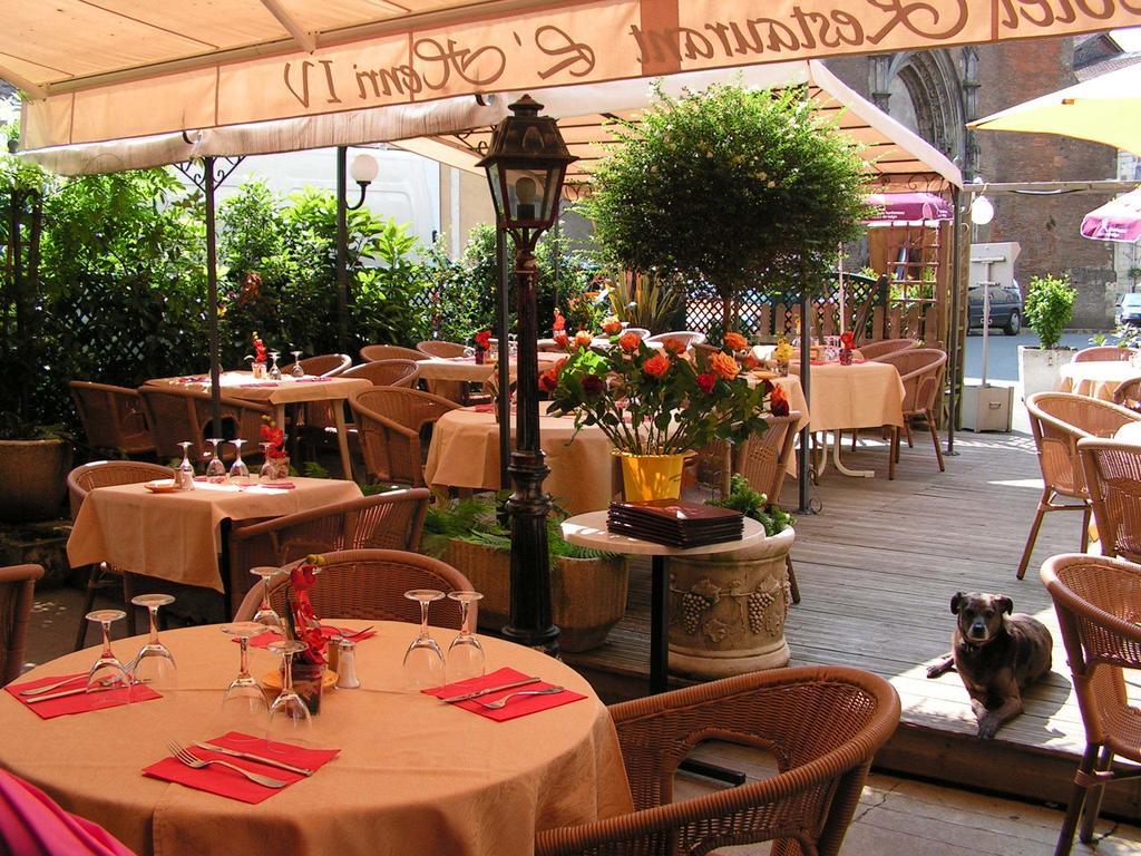 Hotel Restaurant Henri IV Eauze Kültér fotó