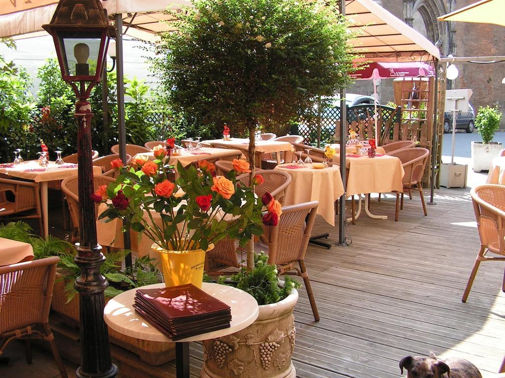 Hotel Restaurant Henri IV Eauze Kültér fotó